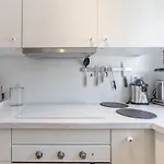 Pio - Townhouse 15 Minutes From The