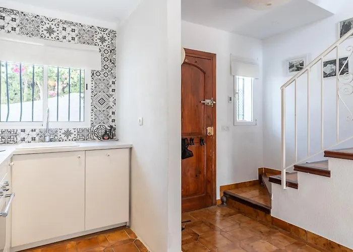 Pio - Townhouse 15 Minutes From The *